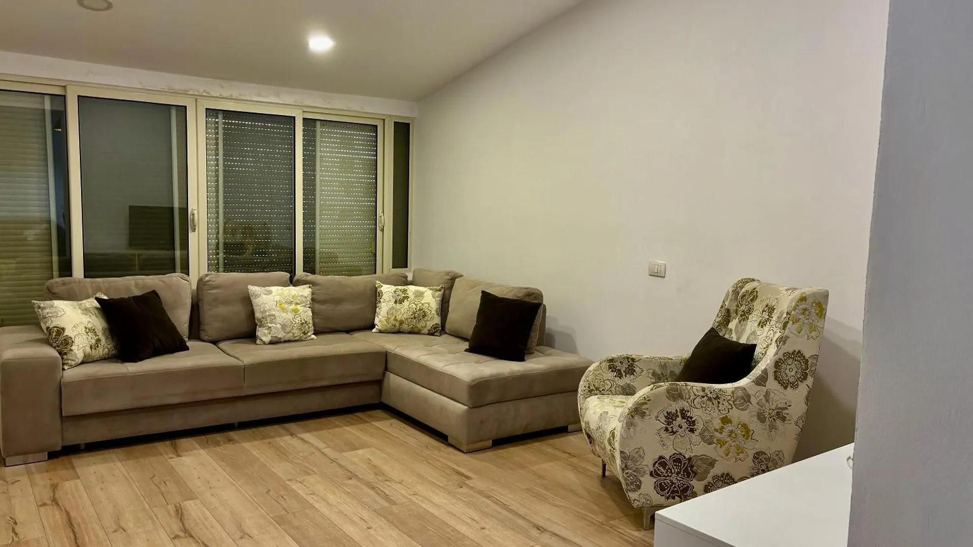Sea Breeze Apartment Durres